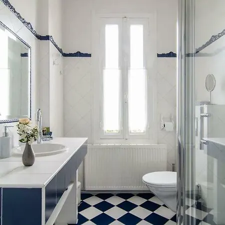 Bed & Breakfast Maison D'hotes La Corisande 3*