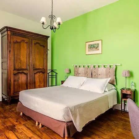 Maison D'hotes La Corisande 3*